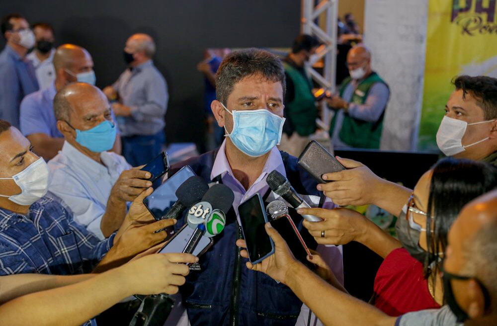 Em semana do aniversário de Rodrigues Alves, Gladson assina ordens de serviços e transforma cidade em centro de atendimentos do Estado